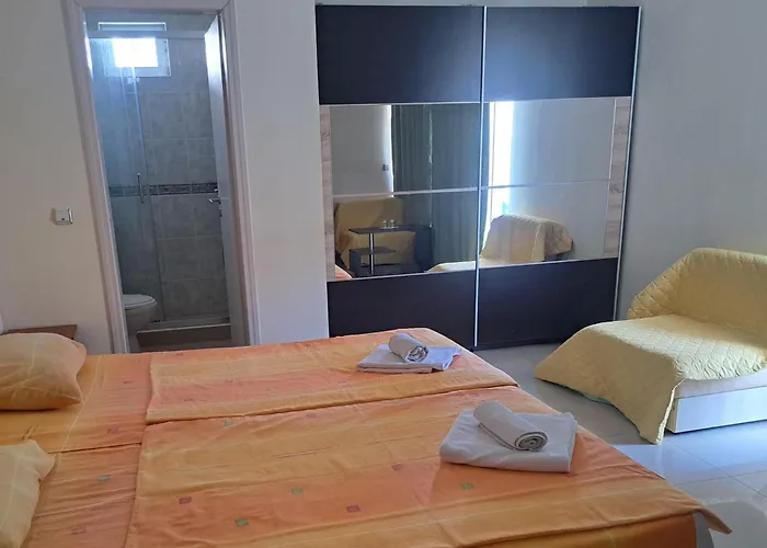 Pensionat Paskal Slăntjev Brjag